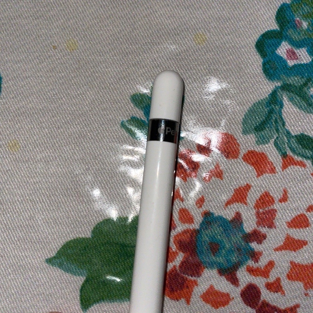 Apple pencil first gen. Good condition.